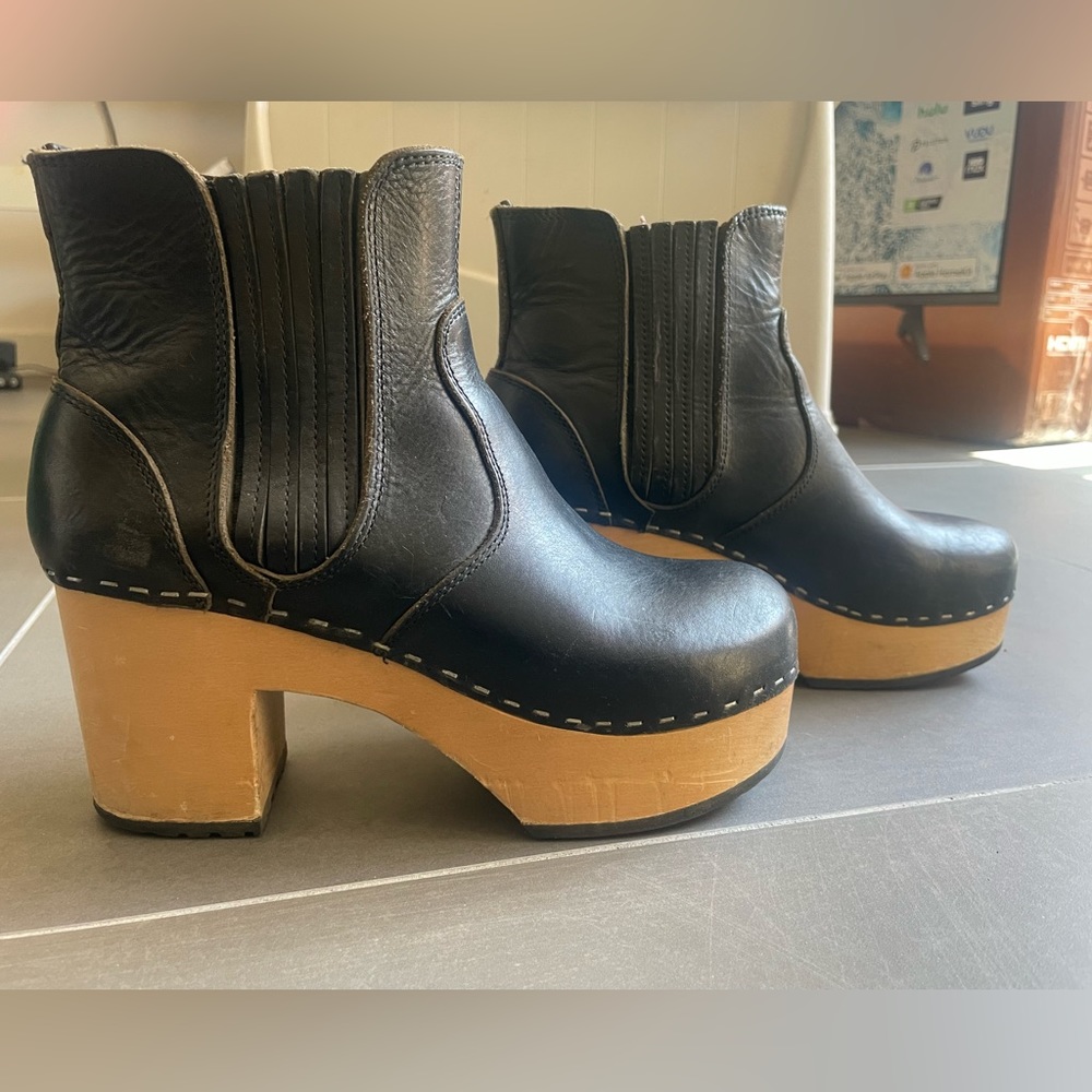 Swedish Hasbeens Black Classic Booties